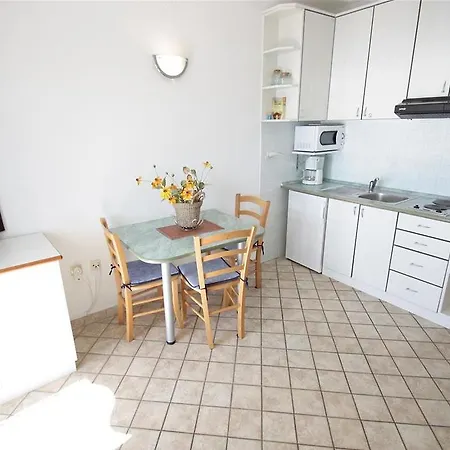 Nina 3 Apartment